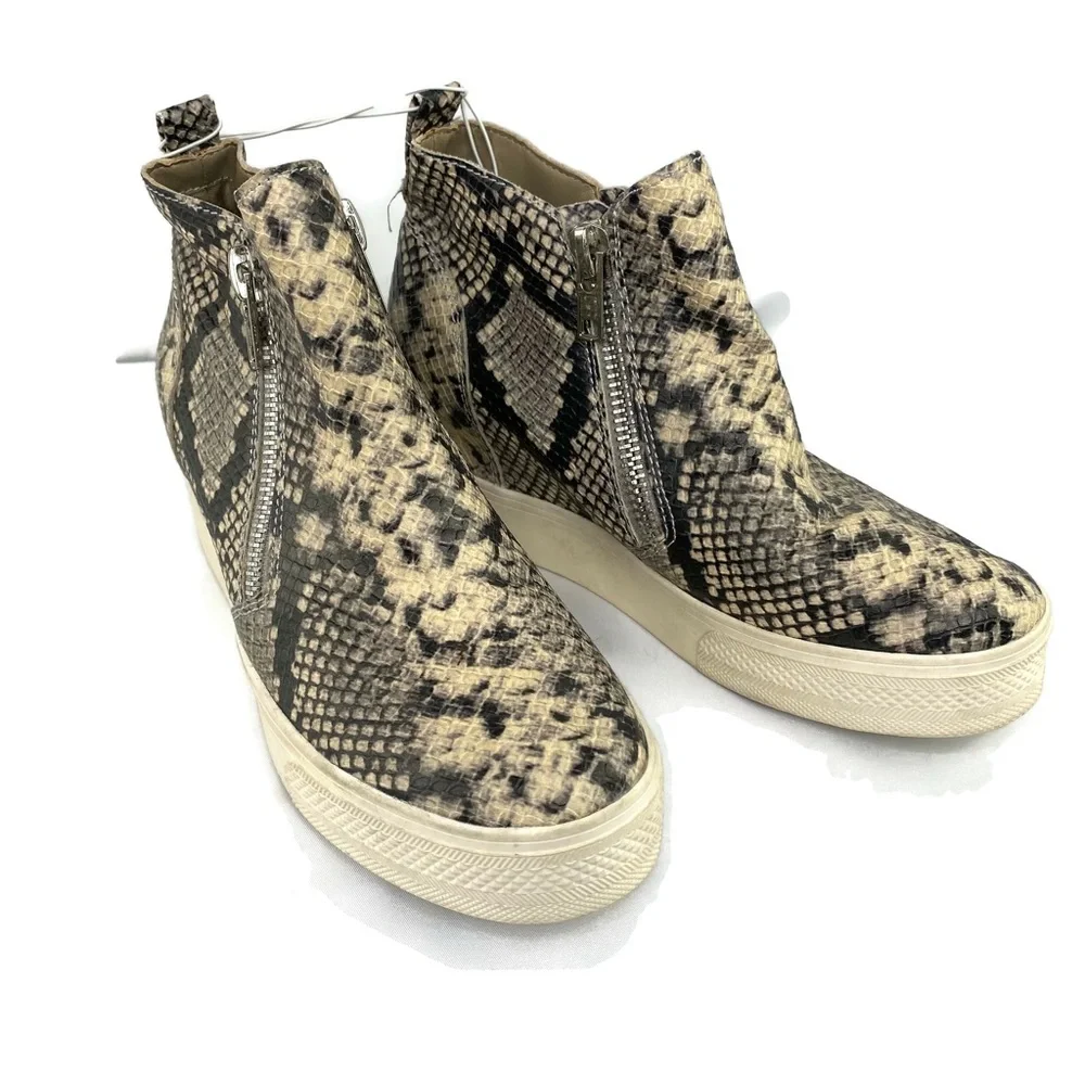 Steve Madden Zip Wedge Snake Skin Print Sneakers Round Toe Like New size 8